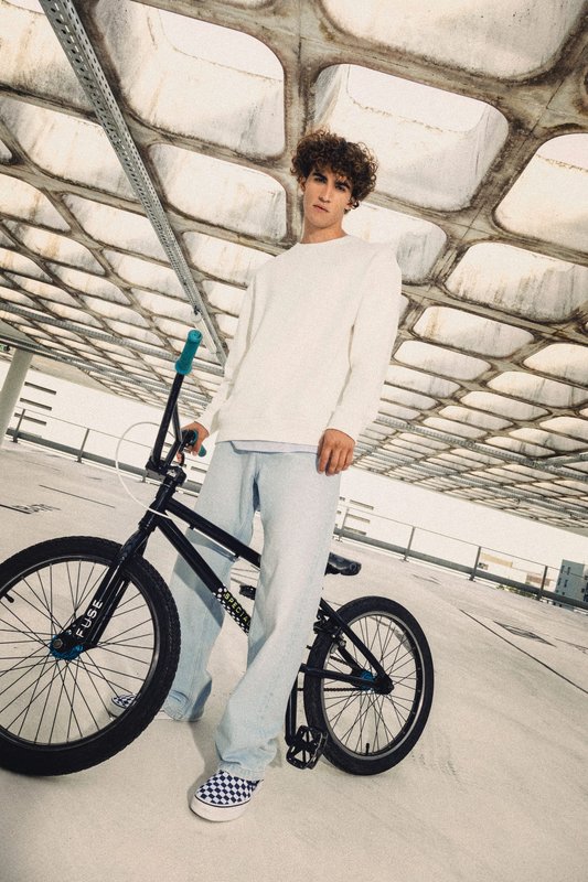 Sweat-shirt écoresponsable à col rond à épaules tombantes French Terry unisexe – Image 7