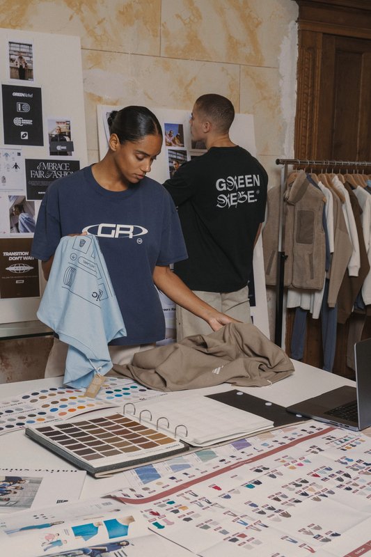 T-shirt écoresponsable oversize délavé femme – Image 11