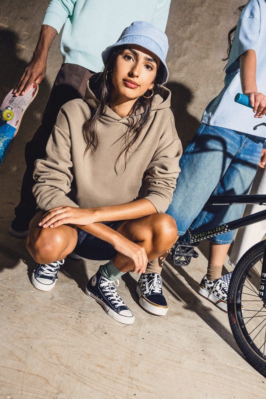 Sweat-shirt écoresponsable à capuche oversize unisexe – Image 13