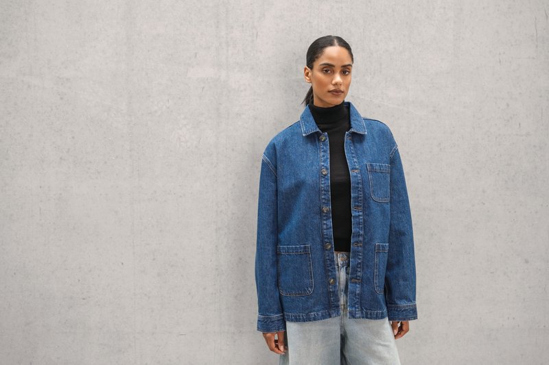 Veste en jean écoresponsable à épaules tombantes unisexe – Image 12